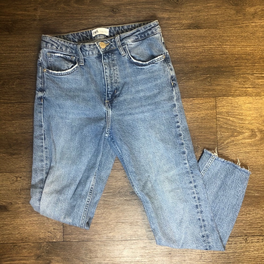 Zara Straight/Slim Jeans